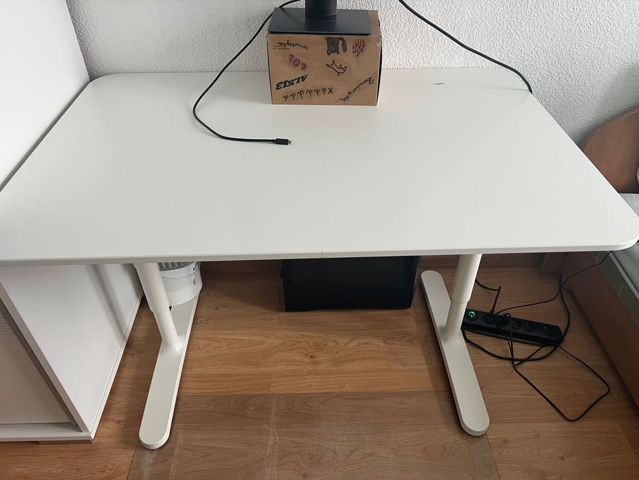 Biurko Bekant 120x80 z regulacją wysokości