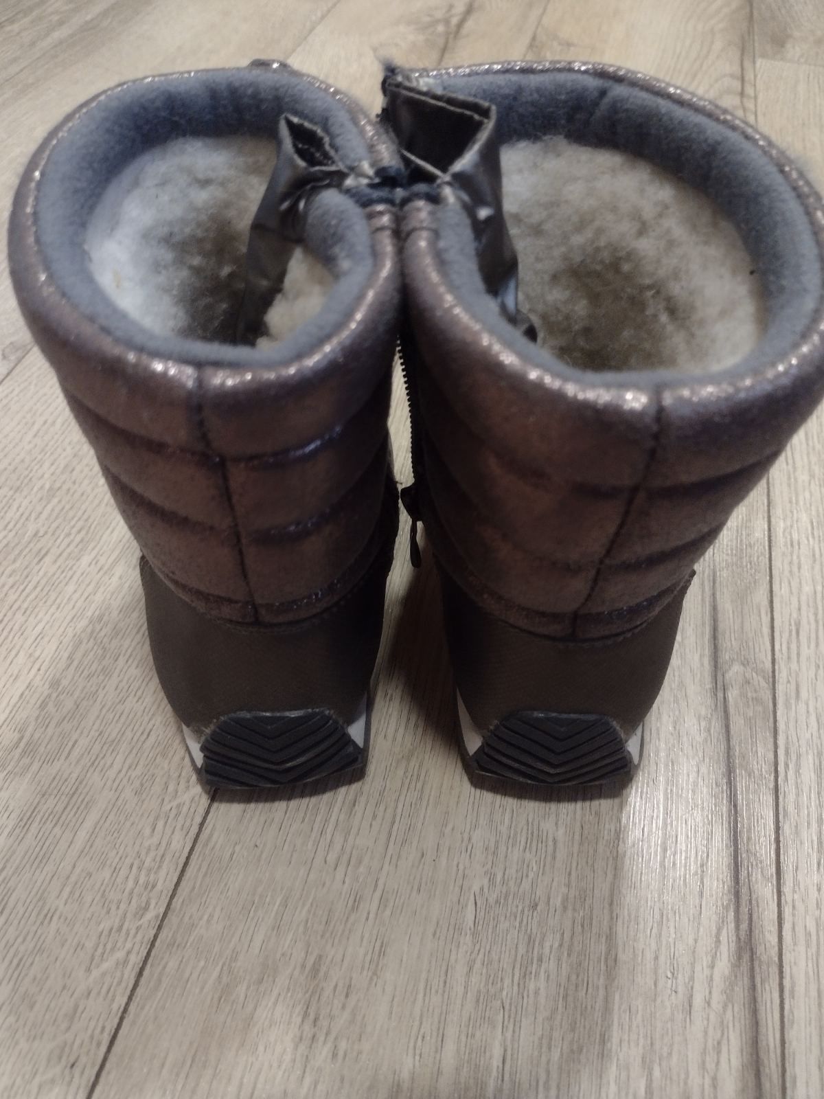 Фірмові зимові чоботи дутики на дівчинку 28 розмір в ідеальному стані