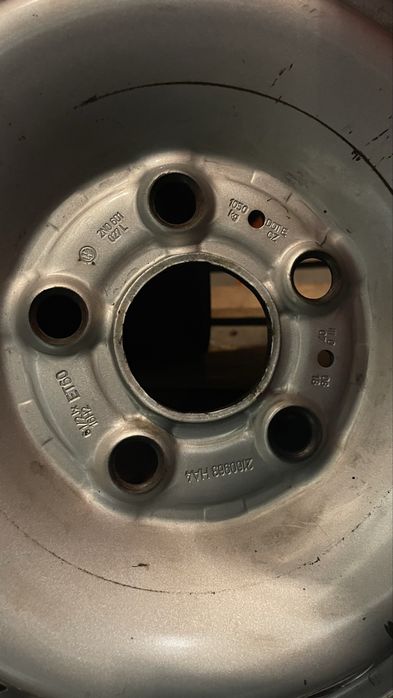 Opony VW Crafter II na felgach