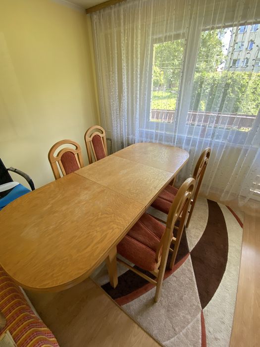 Drewniany stół, 6 krzeseł