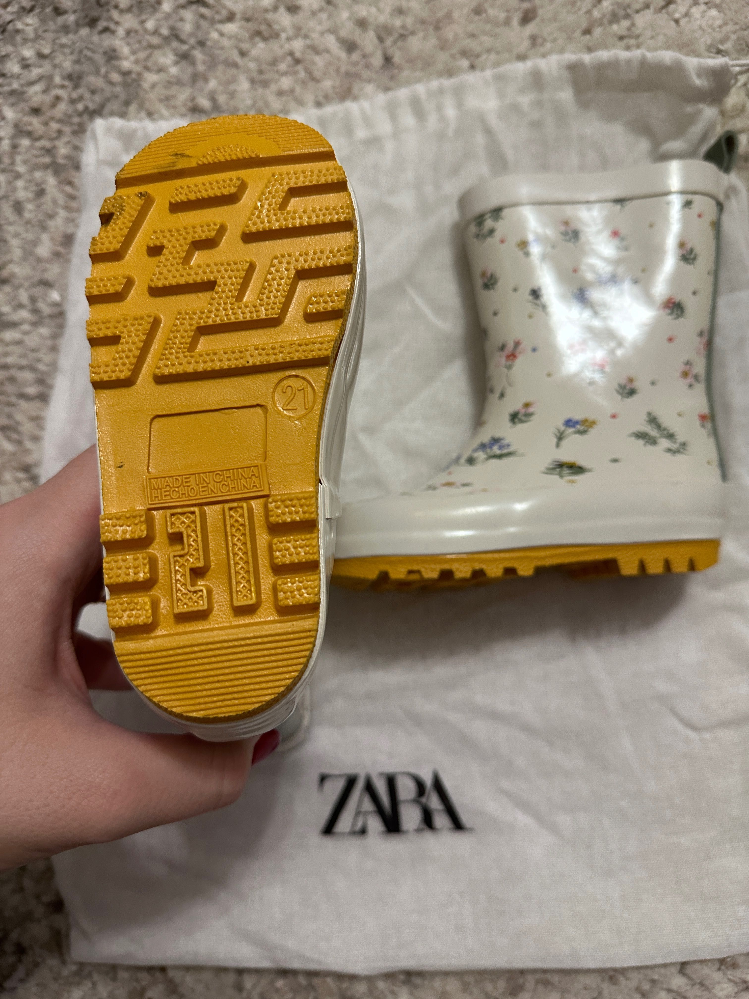 Продам дитячі резинові чоботи ZARA (21 розмір)