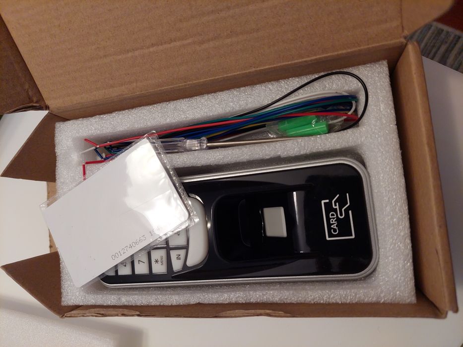 Terminal de controlo de acesso novo