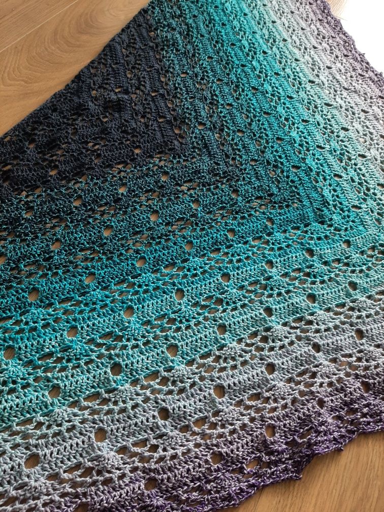 Chusta HANDMADE Sis robiona na szydełku