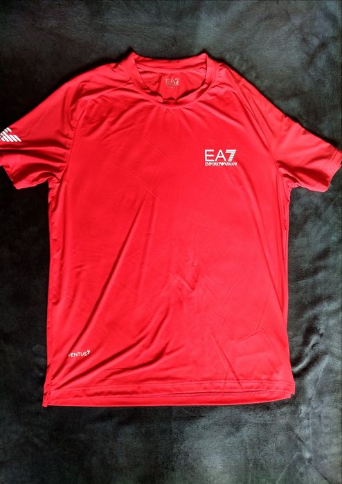 Nowa koszulka sportowa EA7 Emporio Armani, rozmiar L, z metkami
