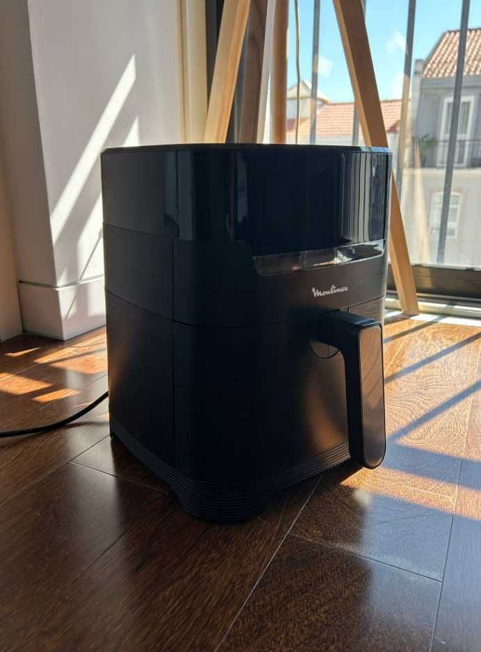 Airfryer -- Moulinex Easy fry and Grill