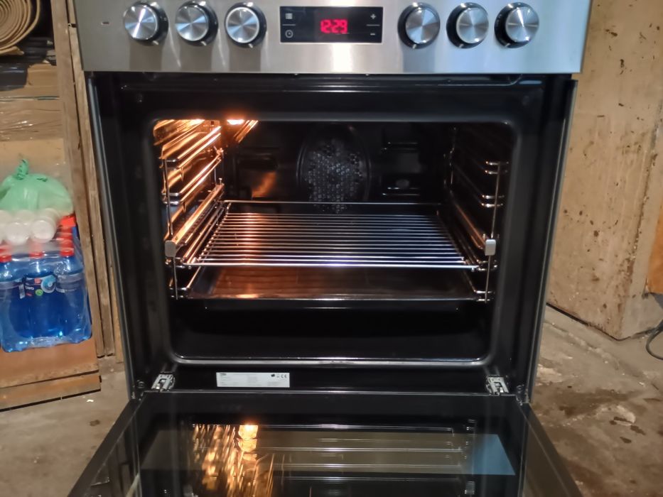 Kuchenka gazowo elektryczna Beko szer.60 FSMT61330DXT 2022
