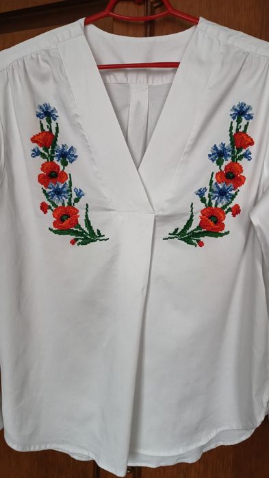 Вишиванка жіноча вишита сорочка
