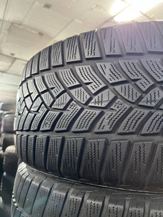 Комплект зимової гуми 235/45/18,  Goodyear