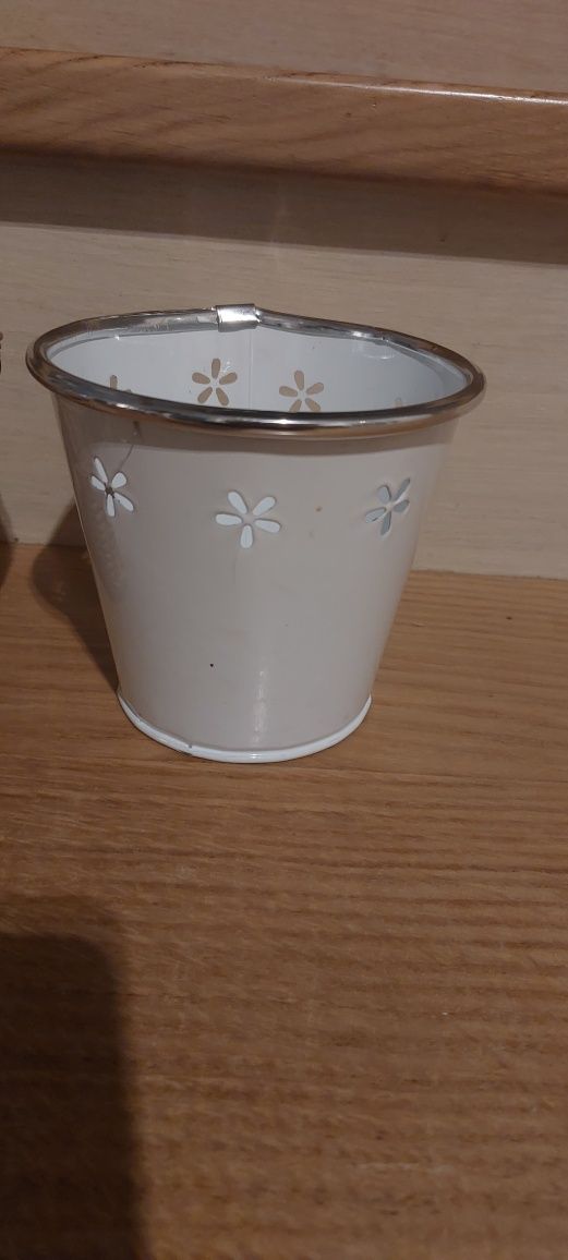 Pojemniki na kredki Ikea i inne
