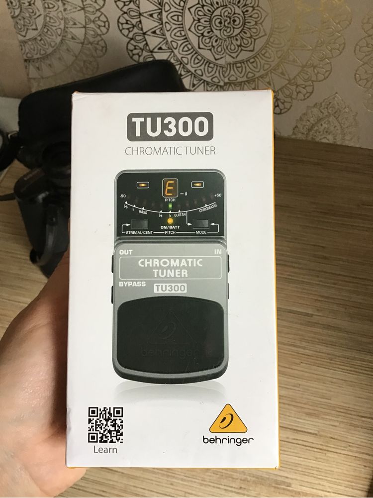 Тюнер гітарний tu300 behringer хроматический гитарный