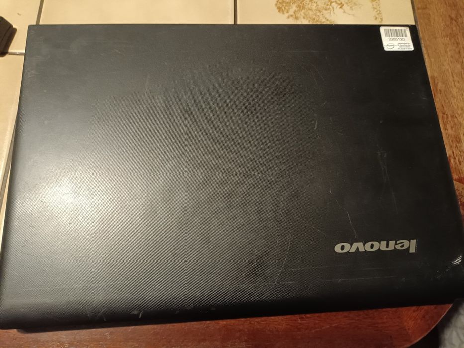 Laptop Lenovo 100-15ibd