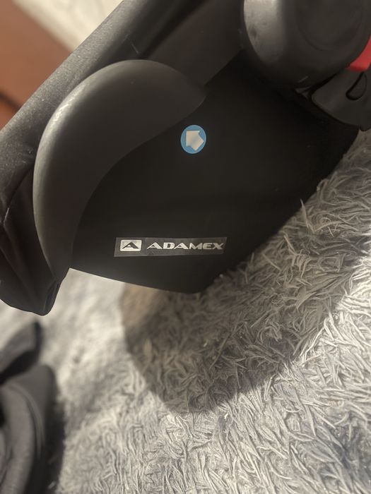 Продам автокресло Adamex carlo E20