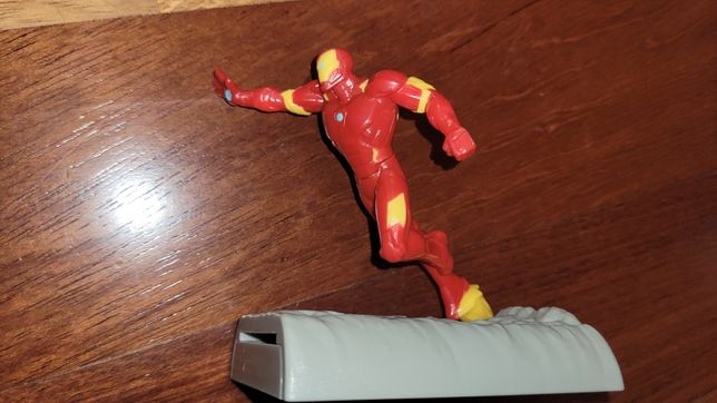 Figurka Kinder Maxi Marvel Iron Man Ironman