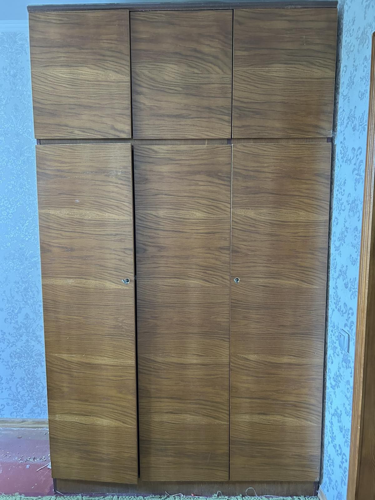 Продам Шкаф для спальни