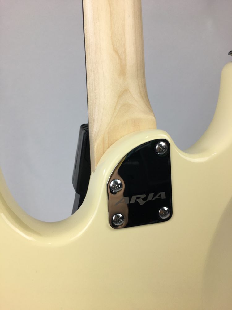 Gitara elektryczna Aria Pro II 714-STD Stratocaster HSS Split-coil