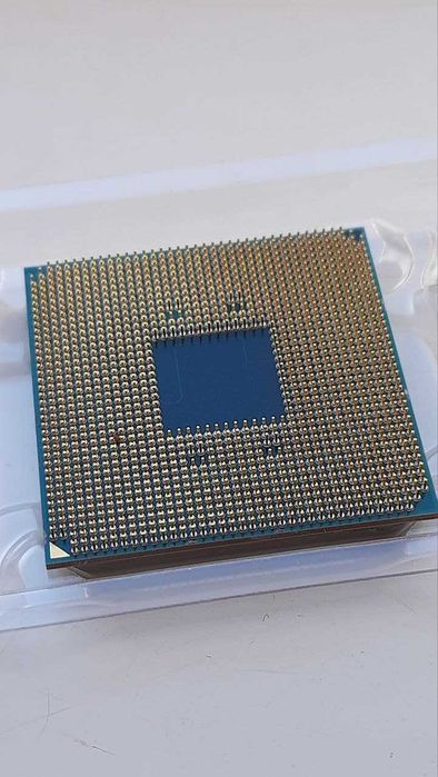 Процесор AMD Ryzen 5 Pro 2400G