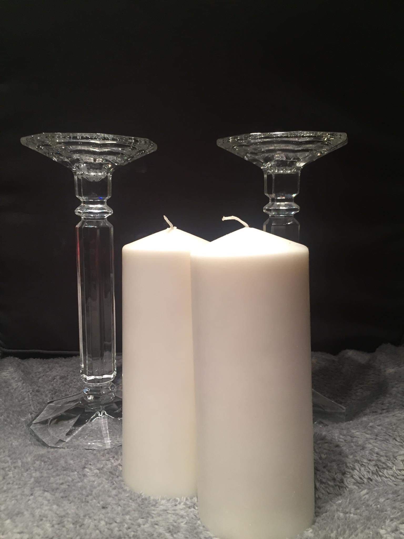 Komplet wysokich, efektownych świeczników kryształowych TChibo