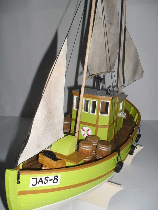DUŻY żaglowiec model kutra rybackiego KUTER RYBACKI JAS-8 okręt 86cm