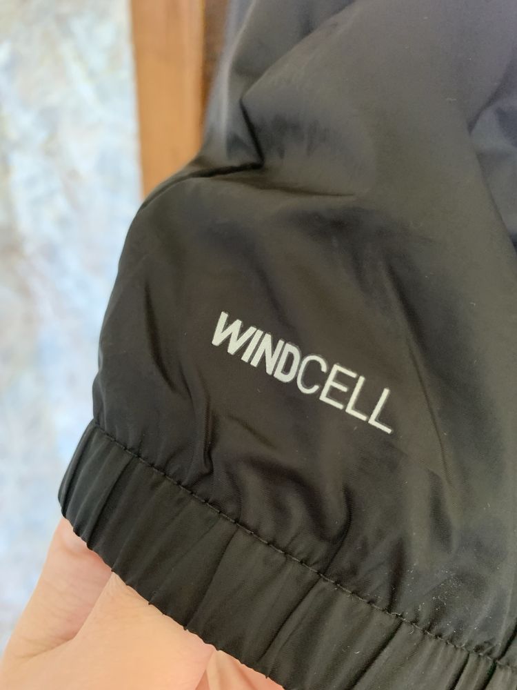 Вітровка чоловіча Puma essentials regular windbreaker чорна