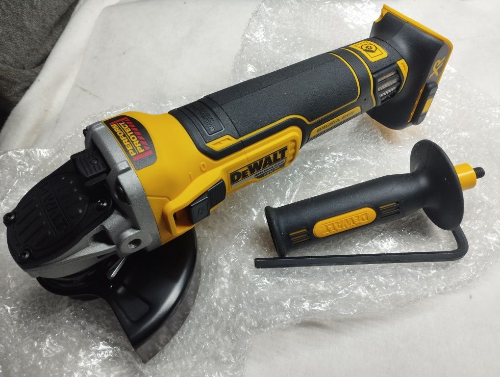 Szlifierka katowa DeWalt DCG405