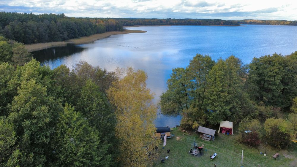 Nad jeziorem – idealna pod domki letniskowe lub inwestycję turystyczną