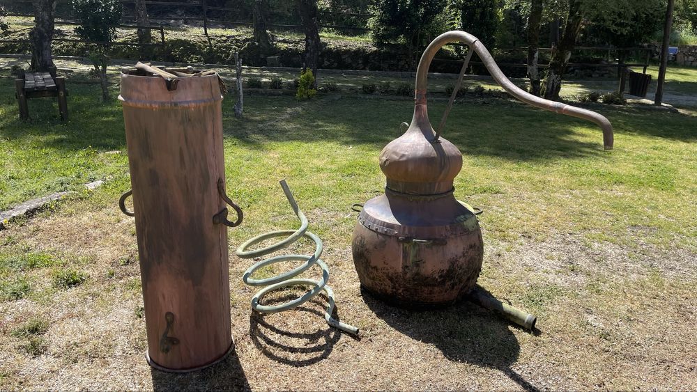 Alambique em cobre, antigo, todo funcional