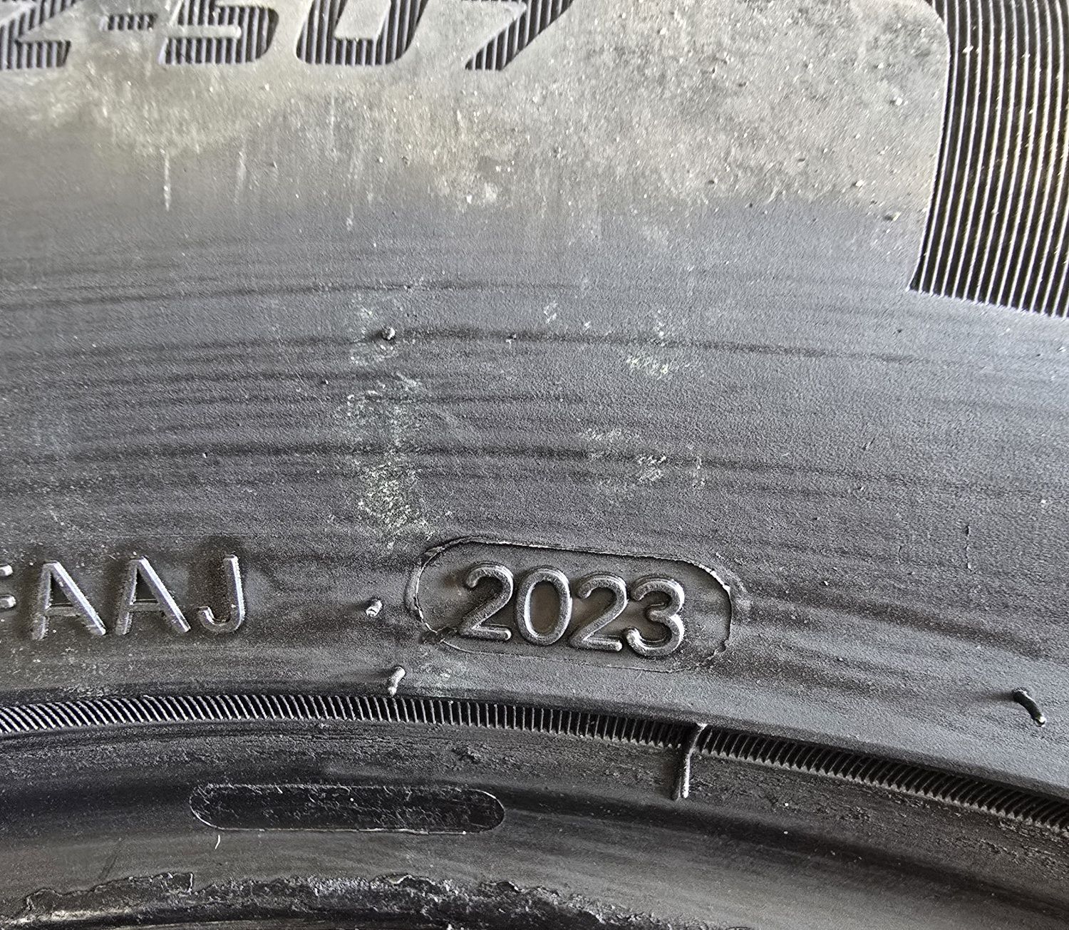 [1098] 215/55/17 98V xl Trazano super snów z-507