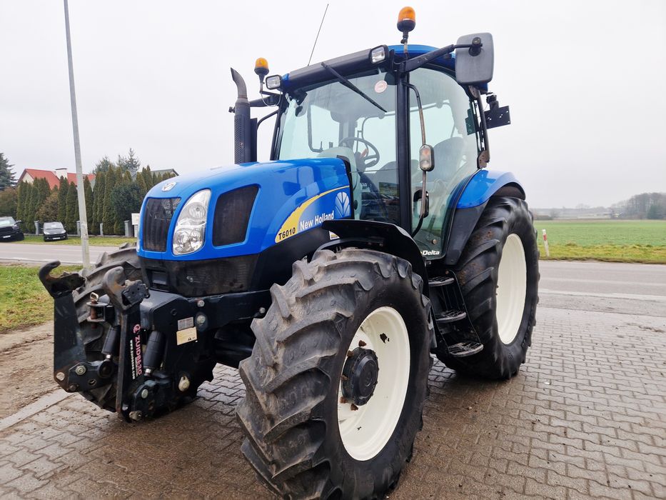 New Holland T6010 tuz bardzo ładny stan 4 cyl  case