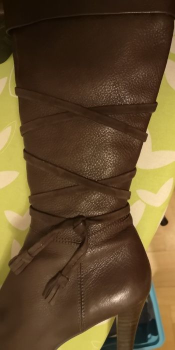 Buty jesienne zimowe kozaki długie 39 brązowe skórzane