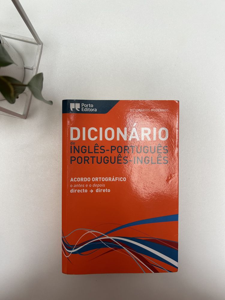 Dicionário De inglês e português NOVO!