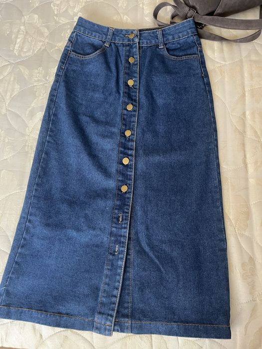 Джинсова спідниця міді