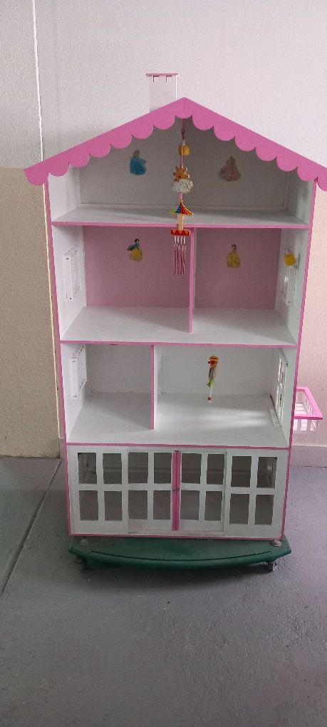 Casinha de bonecas
