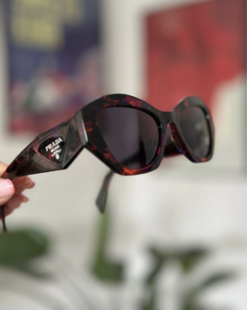 Okulary przeciwsłoneczne PRADA abstract  PR07YS czarne klasyczne
