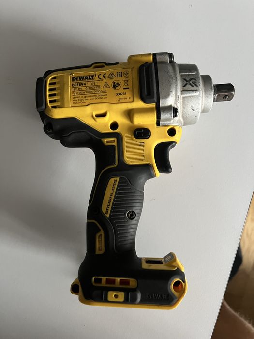 Dewalt DCF894 klucz udarowy 1/2 z bateria 5ah wkrętarka