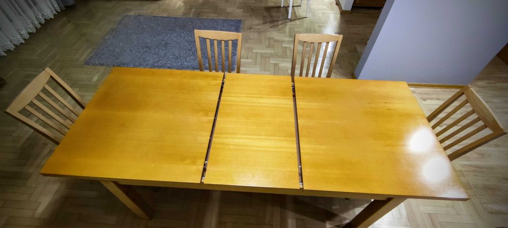 Sprzedam stół + 8 szt krzeseł