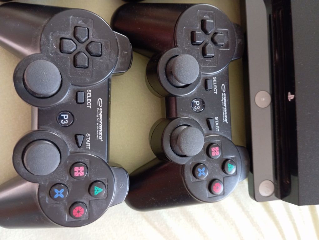 Konsola PlayStation 3 + 4 pady