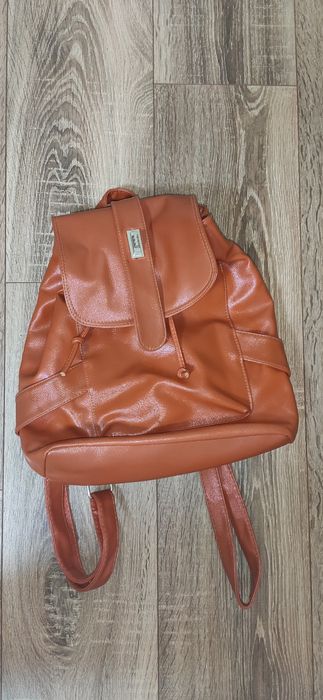 Жіноча сумка/рюкзак хорошої якості