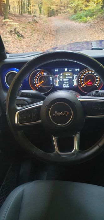 Jeep Wrangler JL Sahara 2018 – chabrowy wojownik z duszą