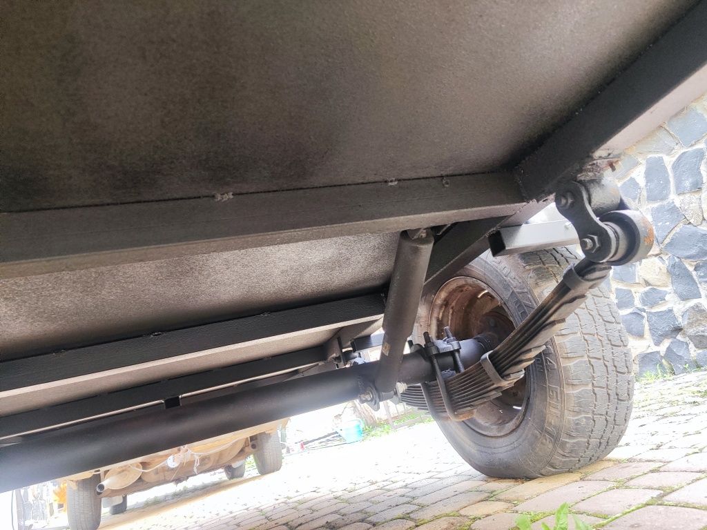 Причіп легковий або бус
