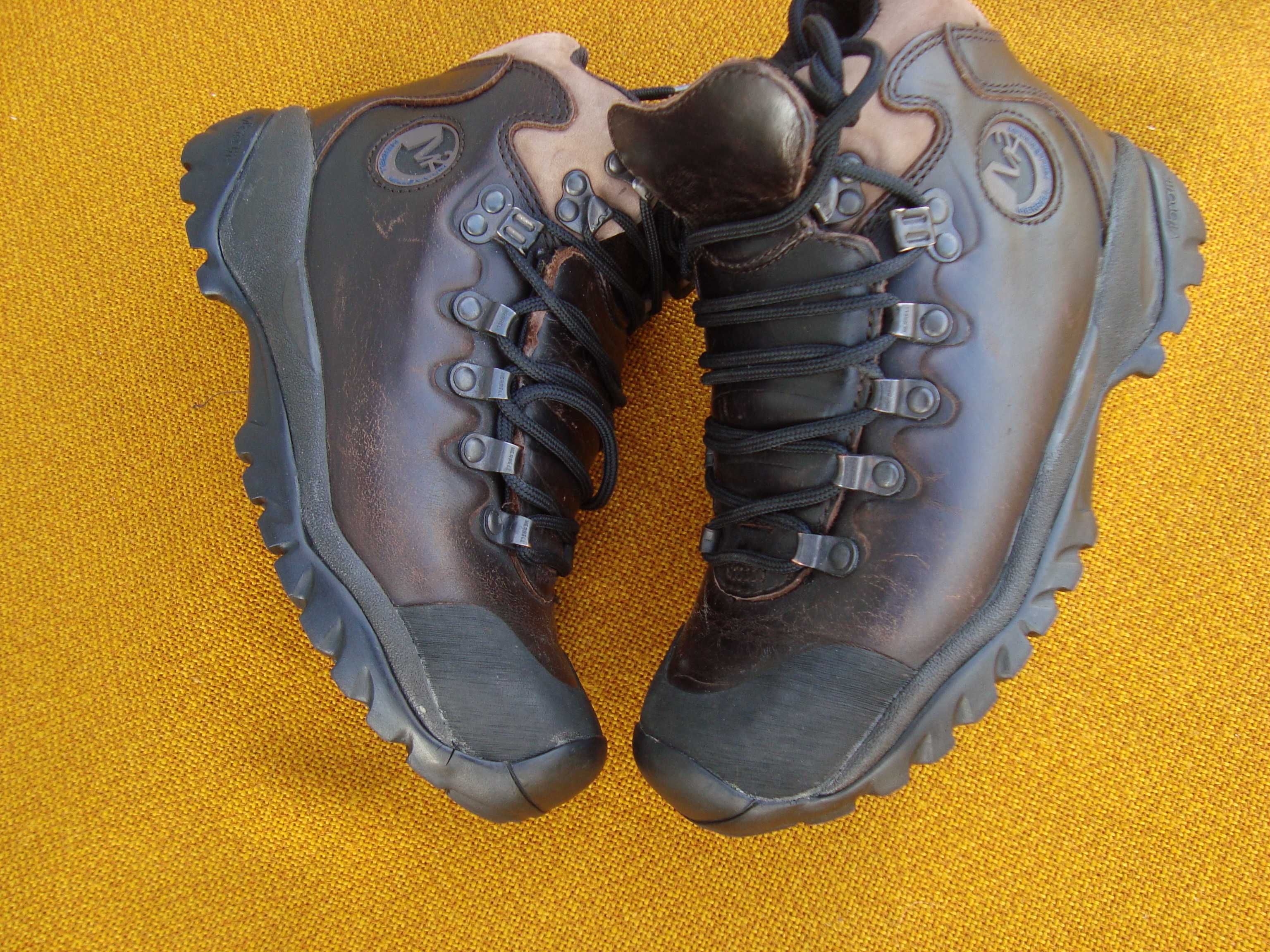 buty górskie skóra Merell roz 35-23 cm-Gore Tex mod Mr2