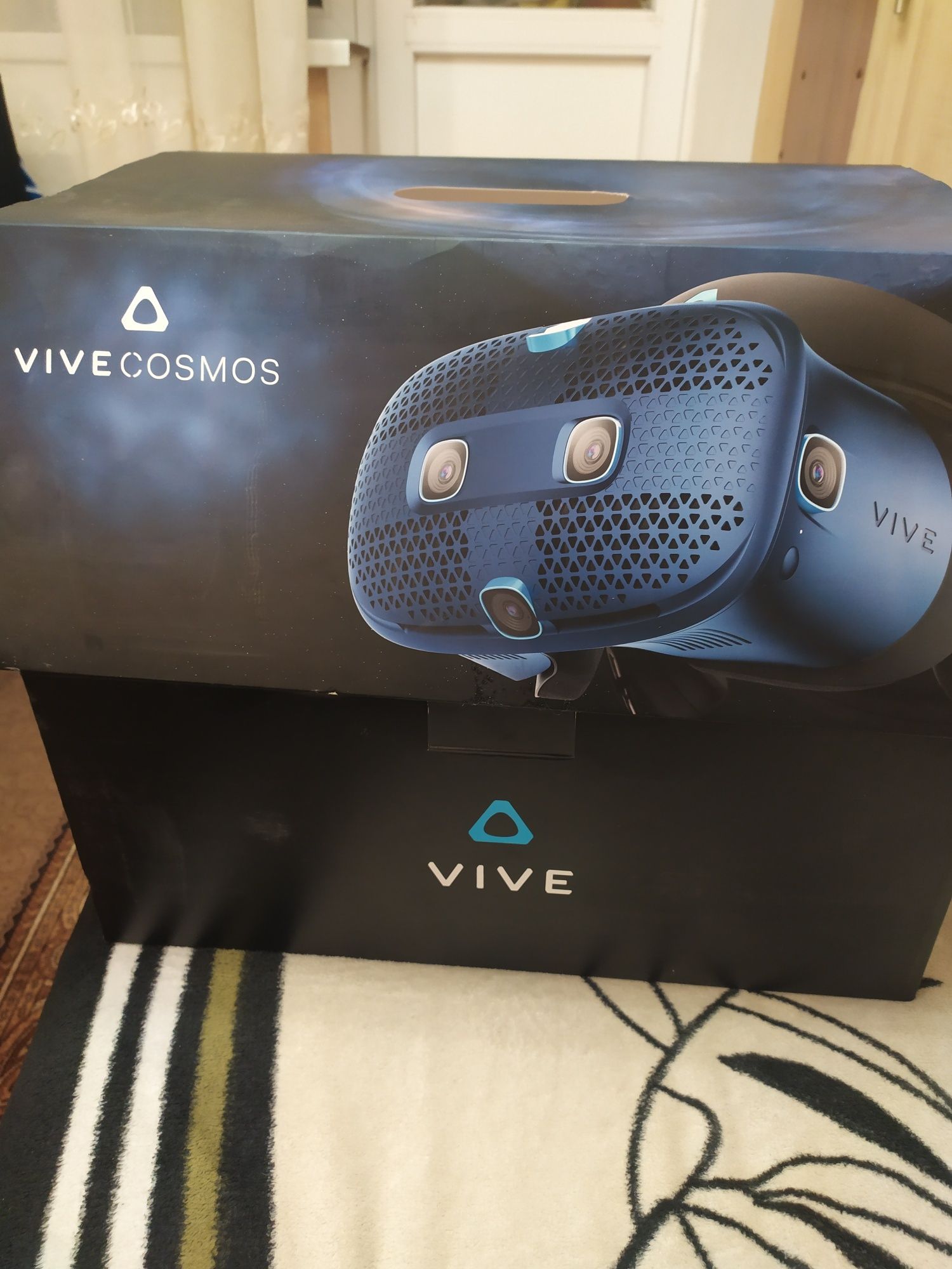 VR-очки Vive cosmos