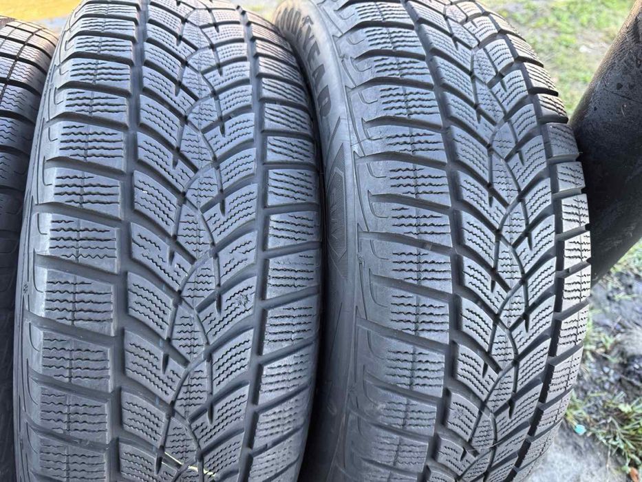 Майже нові зимові шини Goodyear 215/65 R17