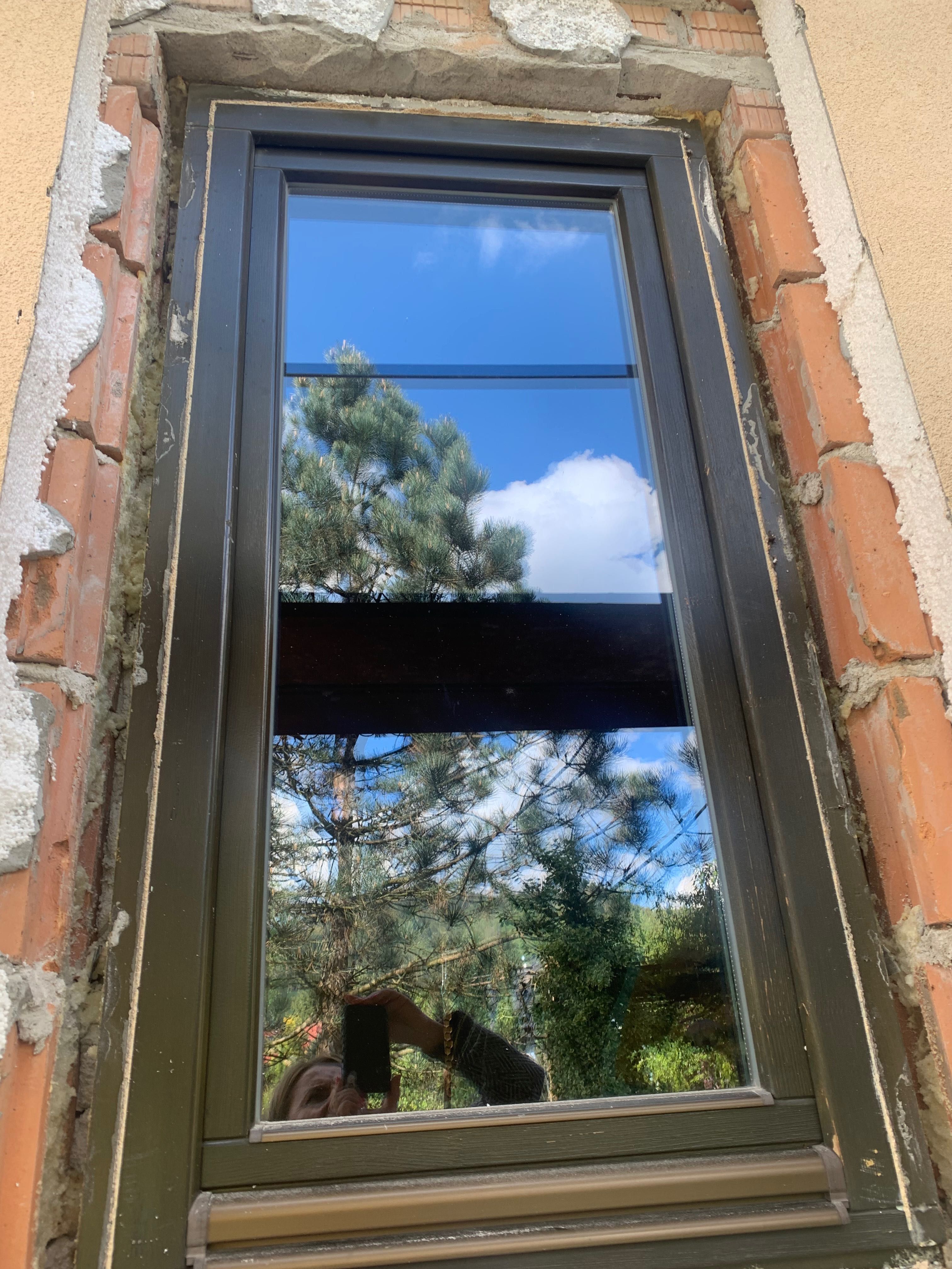 Okna drewniane używane z demontażu .Parapety metalowe gratis