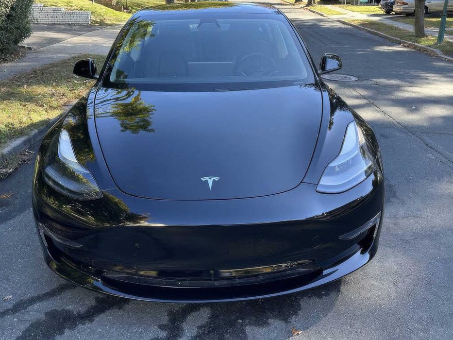 Tesla Model 3 Long Range      2021