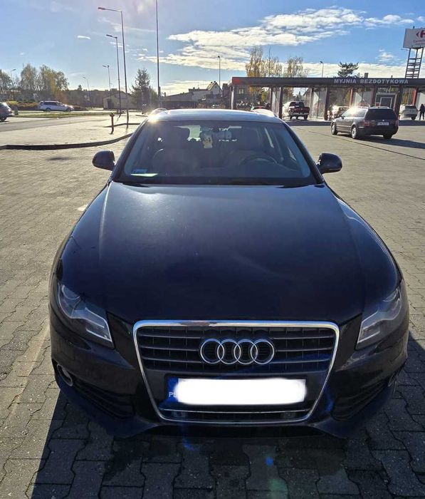 Auto Audi A4 rocznik 2008 wersja B8 - uszkodzony
