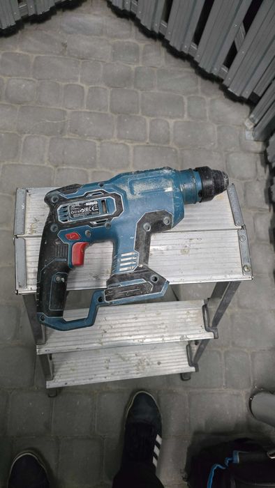 Młotowiertarka Erbauer ERH18 LI