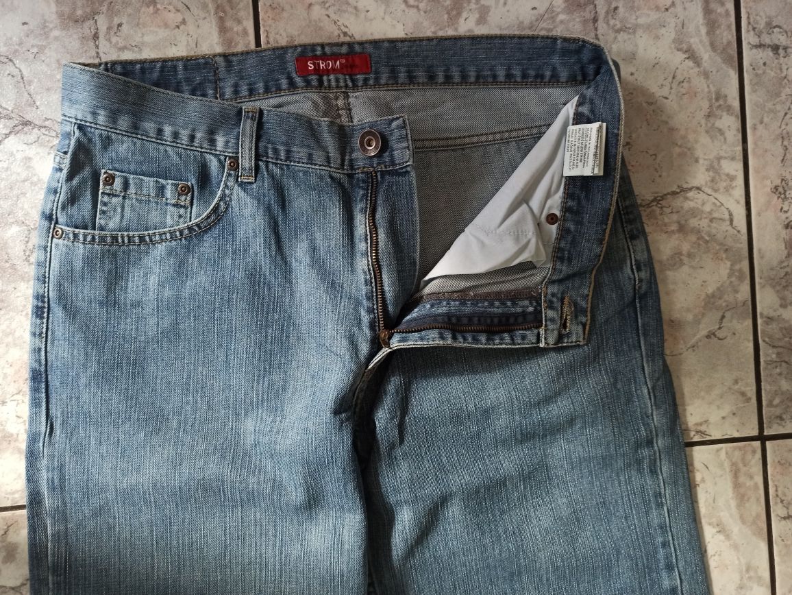 - Jeansy proste szersze męskie. Strom jeans.