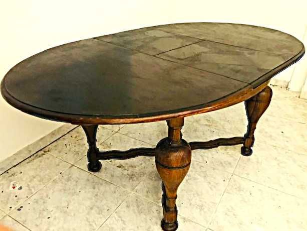 Mesa de Pião, antiga e bem estimada