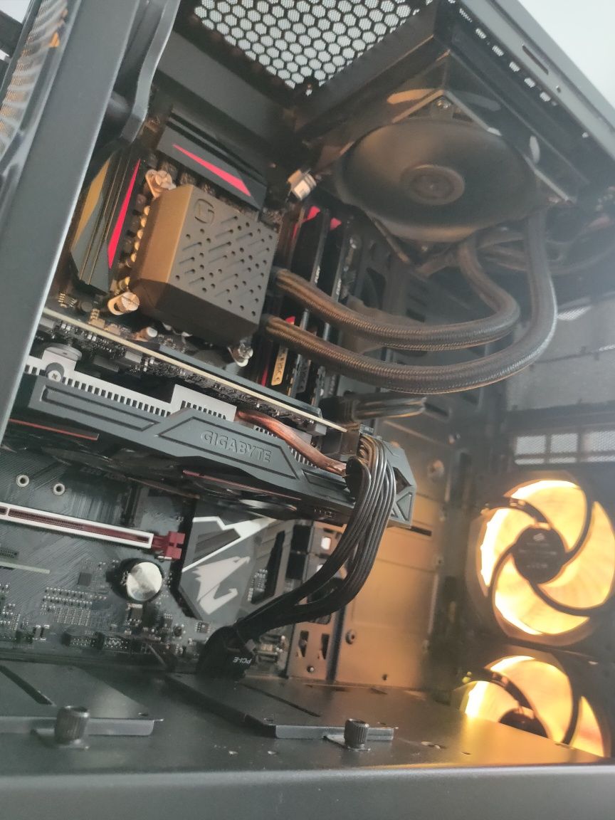 Komputer stacjonarny + monitor