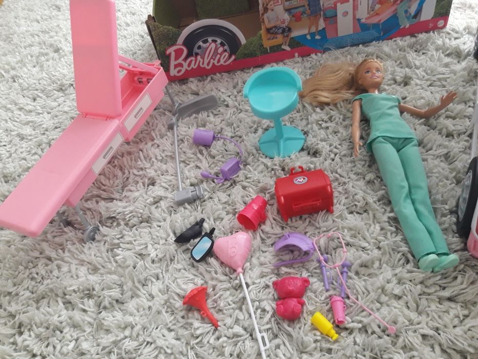 Karetka Barbie dla lalek